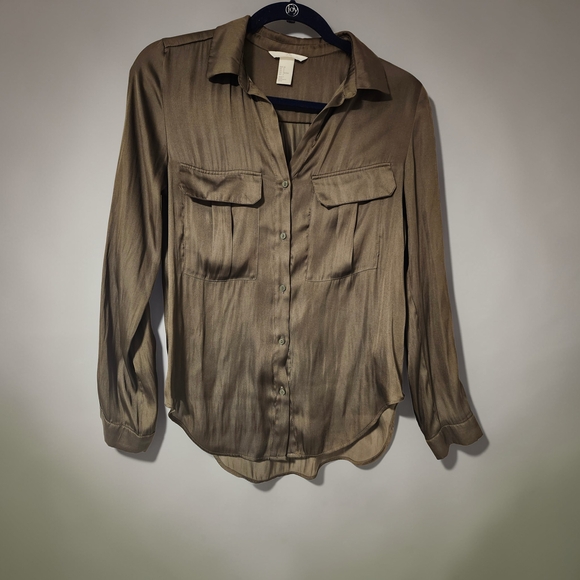 H&M Khaki Button-Down Shirt - Picture 2 of 4